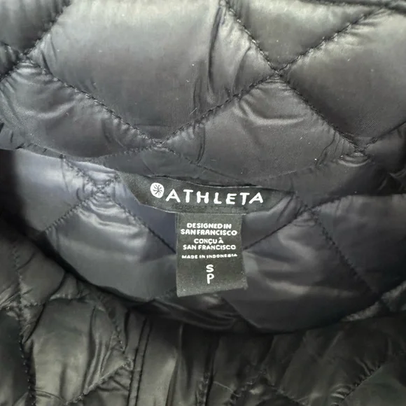 Whisper Featherless Puffer Vest - Picture 2 of 4